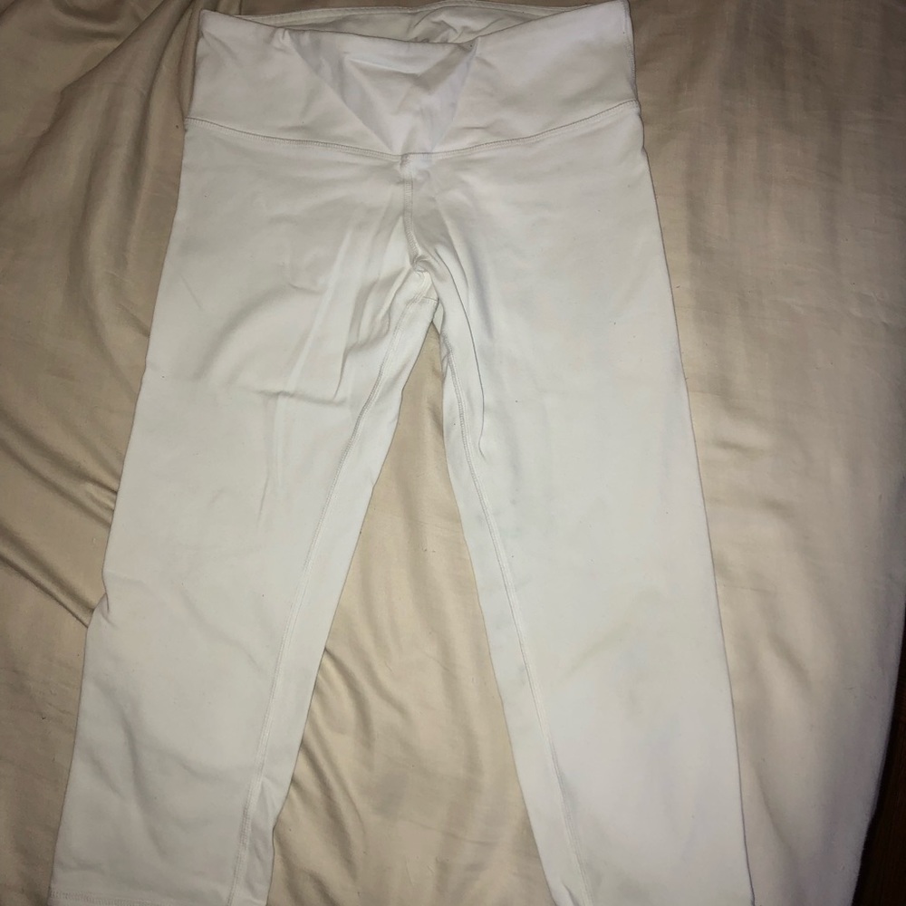 ALO Yoga Airbrush Capri Leggings SMALL white